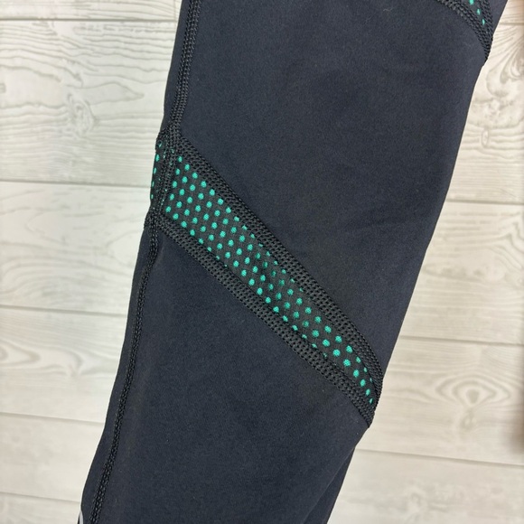 LORNA JANE ACTIVE BLACK TEAL 3/4 LEGGINGS SIZE SMALL - Picture 3 of 10